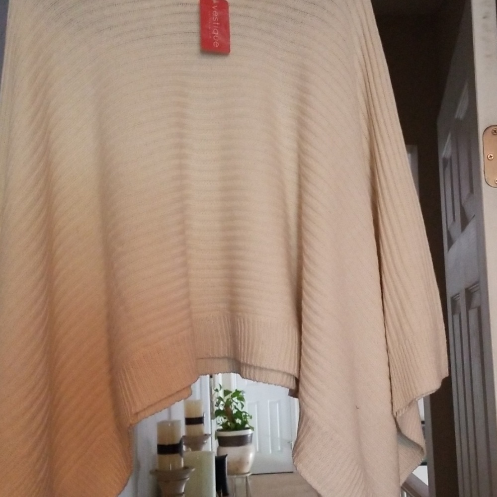 Sweater - Picture 4 of 5